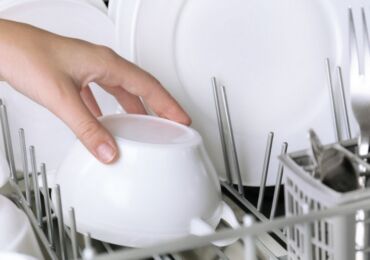 Почему посудомойка не сушит посуду