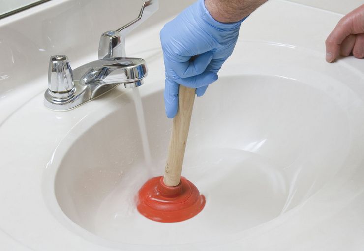 Как устранить запах канализации в ванно